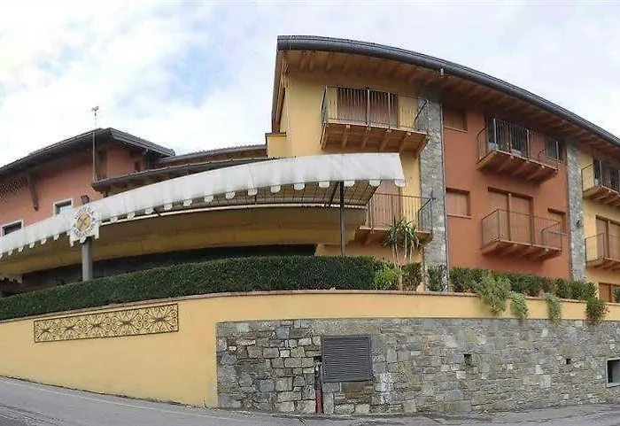 Aparthotel La Marina Pontida