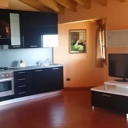 Ξενοδοχείο με διαμερίσματα La Marina Pontida